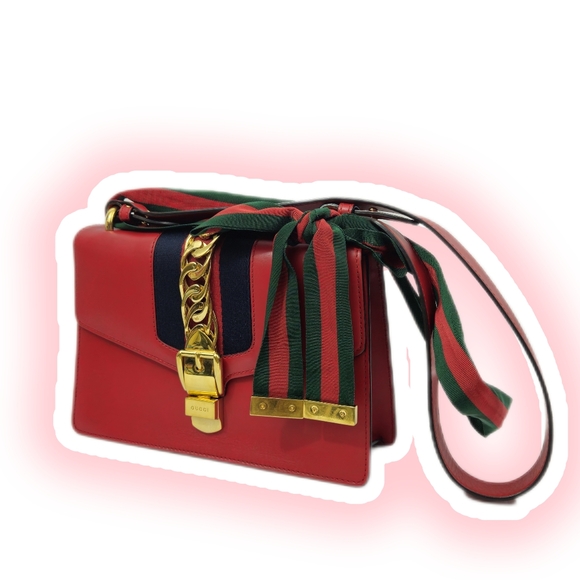 ✅️ SOLD ✅️ Gucci Calfskin Small Sylvie Shoulder Bag in Hibiscus Red - Picture 5 of 13